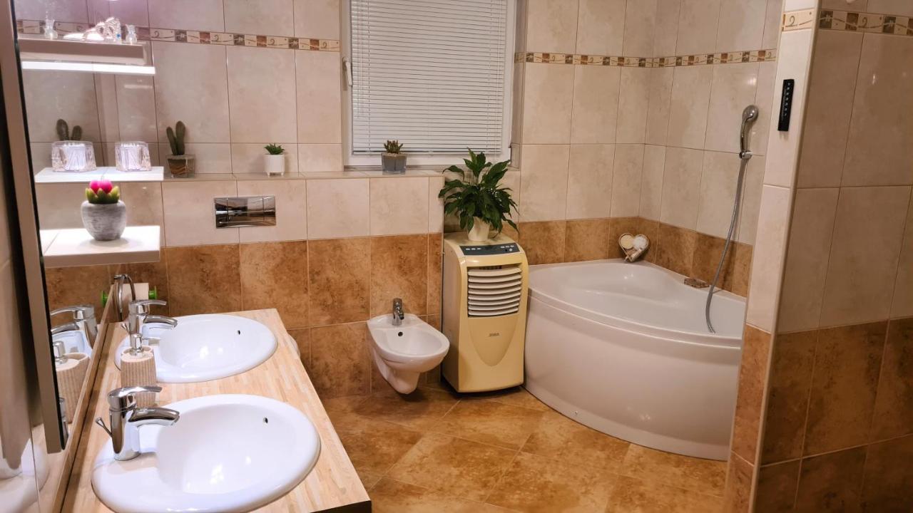 Villa Bubica- Cozy Holiday Home In Rural Area With Pool Stankovci  Екстериор снимка